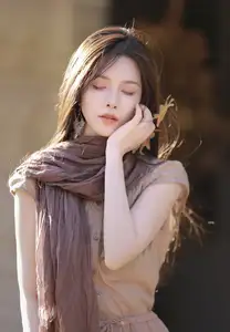 Liang Chen & Her Beloved Cat: Captivating Autumn Serenity | YiTuYu Vol.8696-13