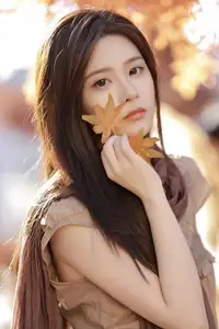 Liang Chen & Her Beloved Cat: Captivating Autumn Serenity | YiTuYu Vol.8696-7