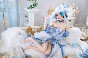 Coser Jiu Qi Miao - Cheshire Ice/Snow: Enchanting Frozen Beauty in Ethereal Blue Cosplay-0