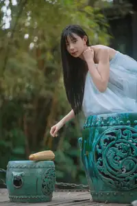 Xiao Yu: Orchid Garden Muse in YiTuYu Vol.8701 – Captivating Serenity Unveiled-11