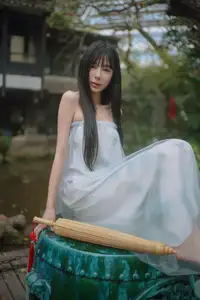 Xiao Yu: Orchid Garden Muse in YiTuYu Vol.8701 – Captivating Serenity Unveiled-35