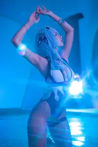 Eula Swimsuit: Coser Misaki Sai Ignites the Scene with Stunning Cosplay (19P)-1