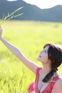 Kana Nakada's Radiant Charm: FRIDAY Digital Photo Book Soleil – Capturing Natural Beauty.-2