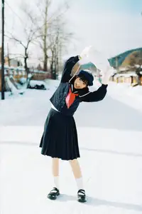 YiTuYu Vol.8663 Hu Jiao Hu Hu: JK Schoolgirl in Snow, Captivating Japanese Beauty-9