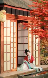 YiTuYu Vol.8605: Sui Sui Ru Yi – Classical Charm Amidst Autumn Hues-2