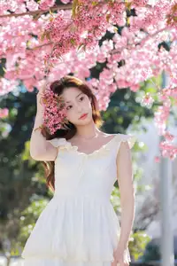 Captivating chickkii: A Vision of Spring Under Cherry Blossoms - YiTuYu Vol.8707-8