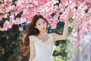 Captivating chickkii: A Vision of Spring Under Cherry Blossoms - YiTuYu Vol.8707-14