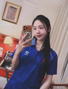 Who is the Stunning 'Doll-like' Hot Girl Linked to Vietnam's Women's Golden Ball 2025?-3