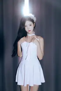 Hanseul Black Swan: Discover Pure Beauty and Enigmatic Charm in This Exclusive Collection (59P)-0