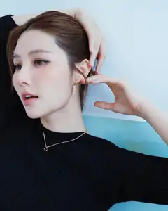 Diễm My 9x: Radiant Beauty & Admirable Post-Baby Figure-7