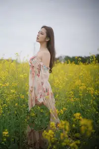 Ying Er YY Captivating in Golden Flower Field – YiTuYu Art Language Vol.8672-15