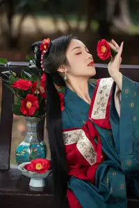 Elegant Qi Ni Si Mao: A Timeless Portrait in Traditional Attire & Camellias - YiTuYu Vol.8689-9