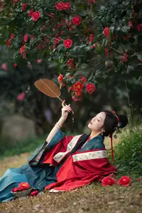 Elegant Qi Ni Si Mao: A Timeless Portrait in Traditional Attire & Camellias - YiTuYu Vol.8689-19
