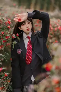 Discover the captivating allure of Xian Nu Juan in the stunning YiTuYu Vol.8695 collection-15