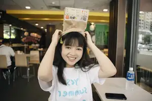 YiTuYu Vol.8664: Kikooo's Fresh Summer Charm – A Glimpse of Lively Urban Beauty-7