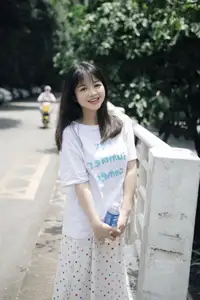 YiTuYu Vol.8664: Kikooo's Fresh Summer Charm – A Glimpse of Lively Urban Beauty-9