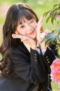 YiTuYu Vol.8694: Xia Yu Xiao Nian's Radiant Smile with Ukulele Amidst Spring Blossoms-16