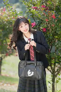 YiTuYu Vol.8694: Xia Yu Xiao Nian's Radiant Smile with Ukulele Amidst Spring Blossoms-5