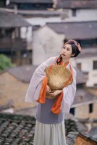 Discover Shen Xuan Mei's Grace in Hanfu Amidst Ancient Village Charm - YiTuYu Vol.8713-3