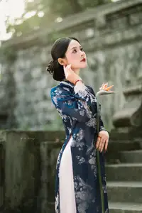 Elegant Traditional Ao Dai Beauty: Capturing Asian Grace in Golden Hour Light.-0