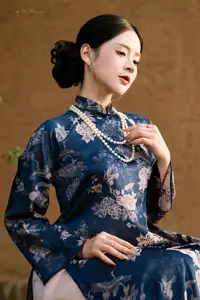 Elegant Traditional Ao Dai Beauty: Capturing Asian Grace in Golden Hour Light.-17