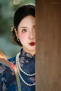 Elegant Traditional Ao Dai Beauty: Capturing Asian Grace in Golden Hour Light.-4