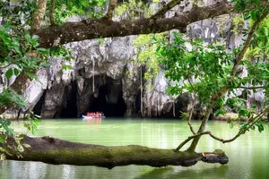 Explore Puerto Princesa National Park: Surreal, Majestic Underground River Hidden in Philippines' Limestone Caves-2