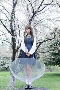 YiTuYu Vol.8649 Xiao Zi: Gentle Spring Beauty, an Aesthetic Portrait Amidst Blossoms.-25