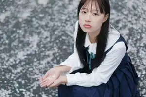 YiTuYu Vol.8649 Xiao Zi: Gentle Spring Beauty, an Aesthetic Portrait Amidst Blossoms.-26