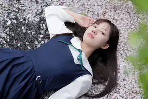 YiTuYu Vol.8649 Xiao Zi: Gentle Spring Beauty, an Aesthetic Portrait Amidst Blossoms.-18