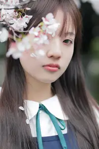 YiTuYu Vol.8649 Xiao Zi: Gentle Spring Beauty, an Aesthetic Portrait Amidst Blossoms.-27