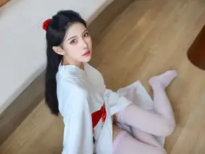 Discover the Serene Beauty of Li Shuang Er in Traditional Kimono by XiuRen Part01-38