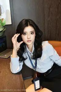 XiuRen No10674 Nuo Li Zi Unveiling Her Captivating Office Charm-3
