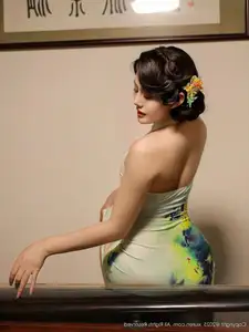 XiuRen No.10749: Li Li An Na O's Elegant Cheongsam Photoshoot Captures Timeless Asian Beauty-5