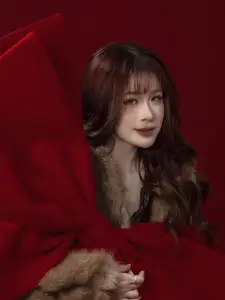 Rich Kid Chao: Stunning Close-Up Beauty & Elegant Charm Revealed-5