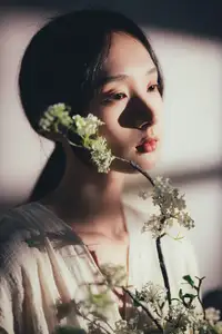 Fang Xiu: Captivating Serenity in Golden Light - YiTuYu Vol.8717 Art Language-3