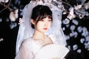 YiTuYu Vol. 8635: Ren Hai Bu's Dreamy White Dress Amidst Blossoms-7