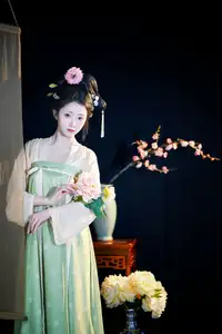 Tu Ya W in YiTuYu Vol.8680: Classical Beauty & Peony Elegance-8