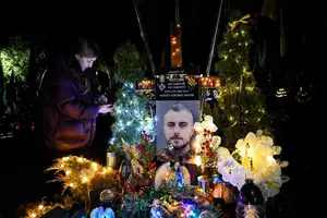 Pope Francis's Heartwarming Blessing: A Christmas Moment of Grace at the Vatican - VnExpress-4