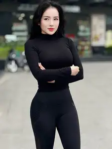 Loan Barbie: Running Nurse Stuns with Alluring Christmas Look and Radiant Charm-3