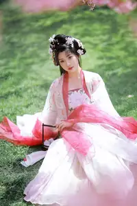 YiTuYu Vol.8715 A Ming: Enchanting Fairy Amidst Blooming Sakura - A Vision of Art Language-3