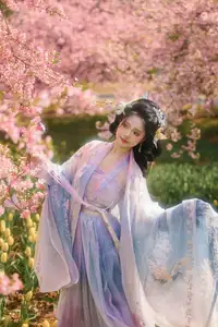 YiTuYu Vol.8666 Xian Lu: Ethereal Hanfu Beauty Amidst Cherry Blossoms-17
