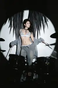 Art Language Vol.8714: Ni Ni - The Alluring Rock Girl with Unmistakable Charisma-3