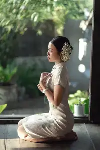 Timeless Grace: Vietnamese Woman in Modernized Ao Dai by a Serene Lotus Pond-7