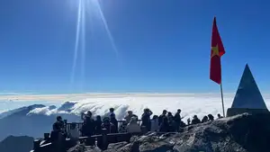 Fansipan: Discover the Breathtaking Sea of Clouds from the Peak, an Unforgettable Northwest Adventure.-3