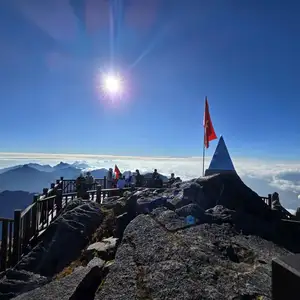 Fansipan: Discover the Breathtaking Sea of Clouds from the Peak, an Unforgettable Northwest Adventure.-5
