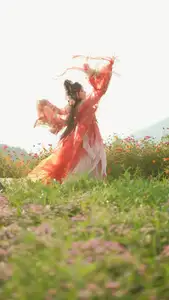 Ethereal Beauty: Xiao Shang Guan in Traditional Attire Amidst Gesang Flowers - YiTuYu Vol.8642-1