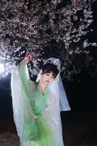 YiTuYu Vol.8718: Zhou Zhou AY - Ethereal Hanfu Beauty Amidst Enchanting Night Blossoms-15