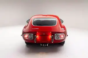 Discover the Toyota 2000GT 1967: A Legendary Classic Sports Car Valued Over 1 Million Dollars.-5