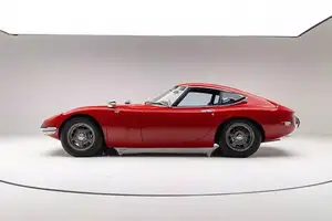 Discover the Toyota 2000GT 1967: A Legendary Classic Sports Car Valued Over 1 Million Dollars.-6
